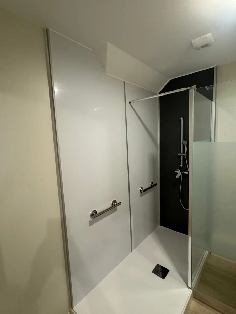 Douche plain-pied accessible — Anjou Maine Adapt' Angers